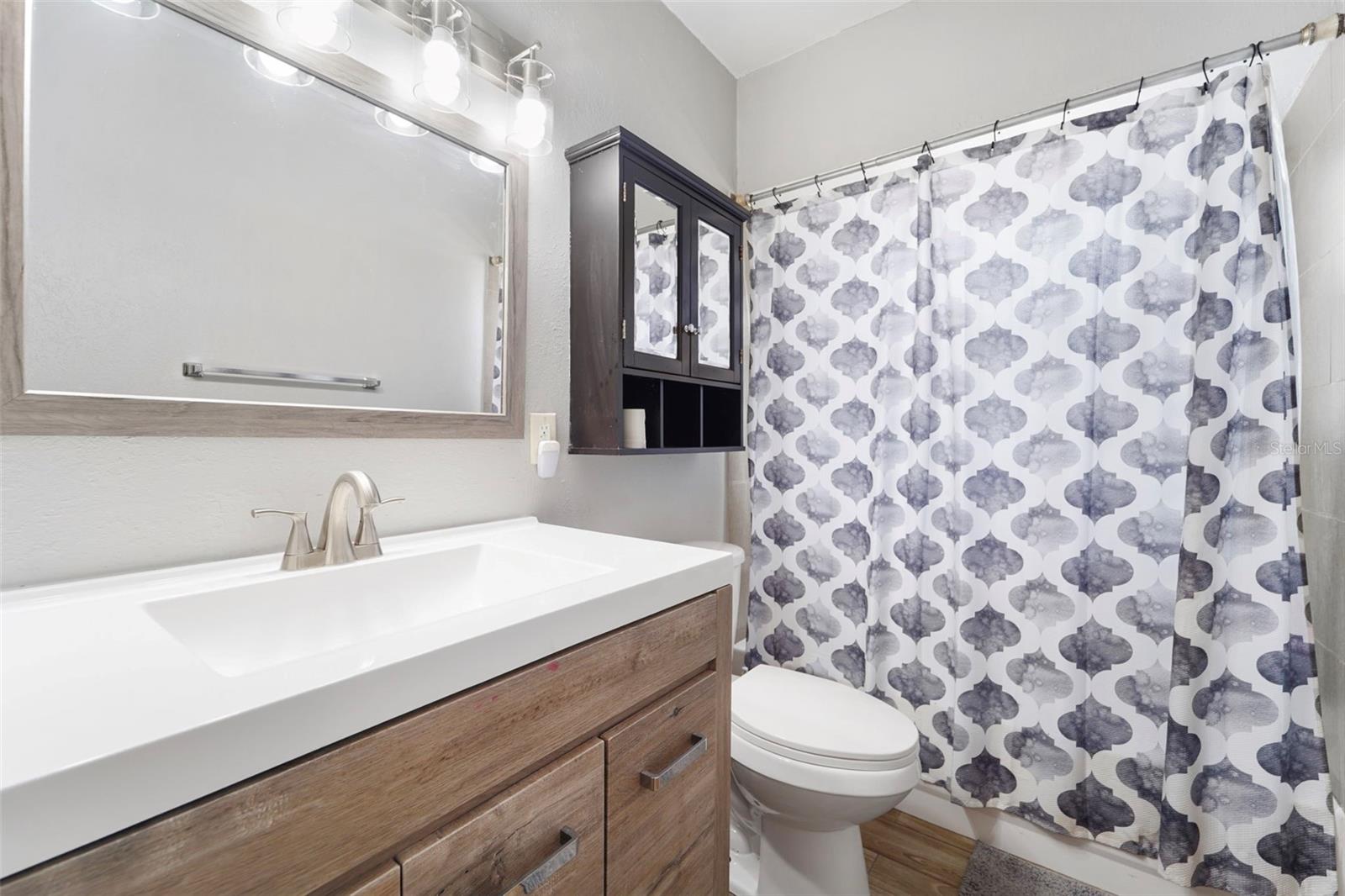 Image 20 of 27 For 215 36th Street Se