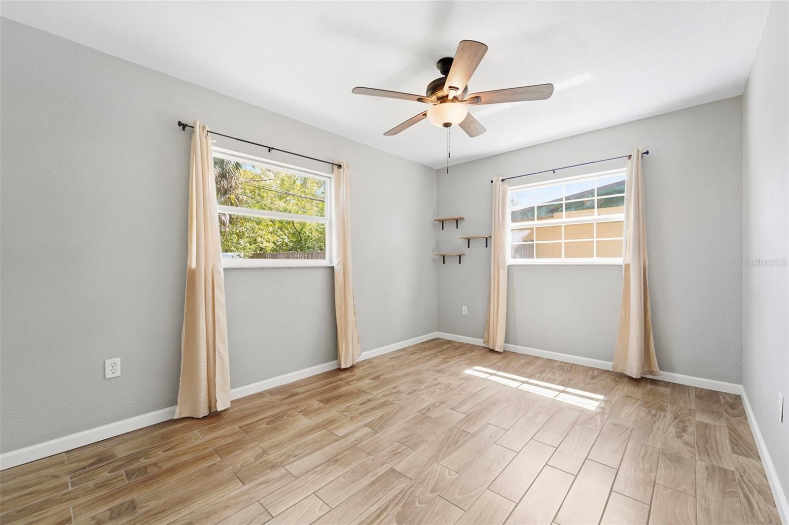 Image 22 of 27 For 215 36th Street Se