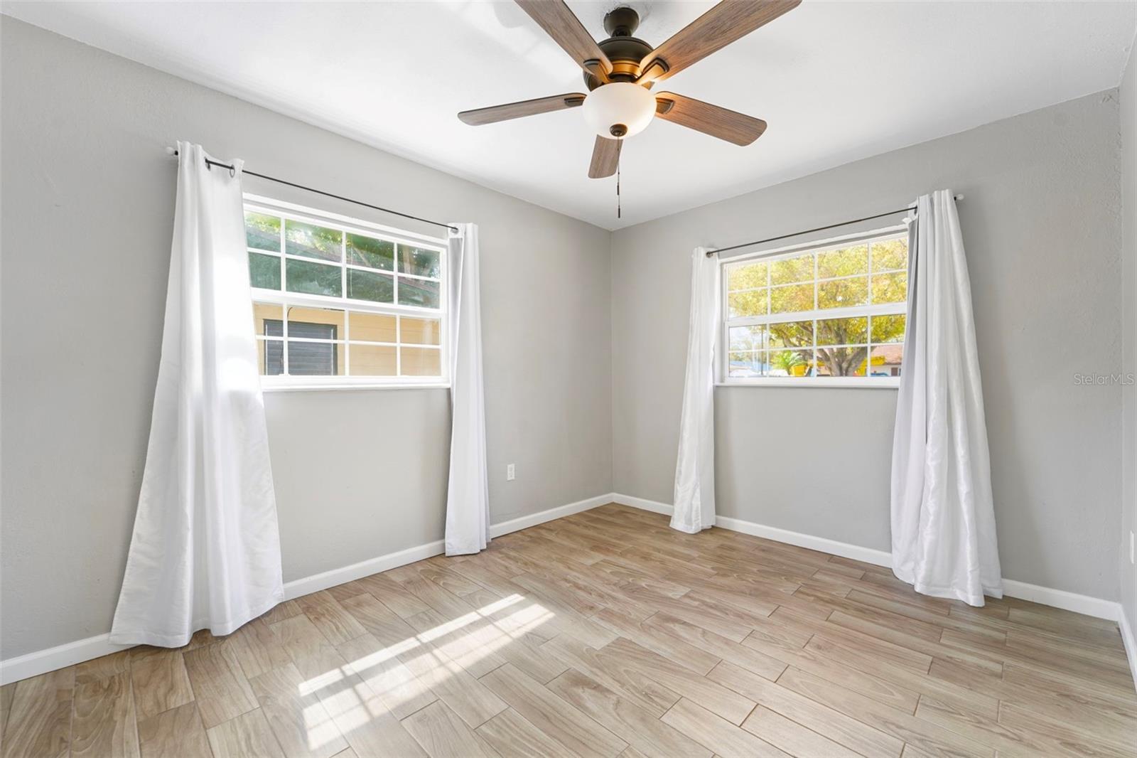 Image 25 of 27 For 215 36th Street Se