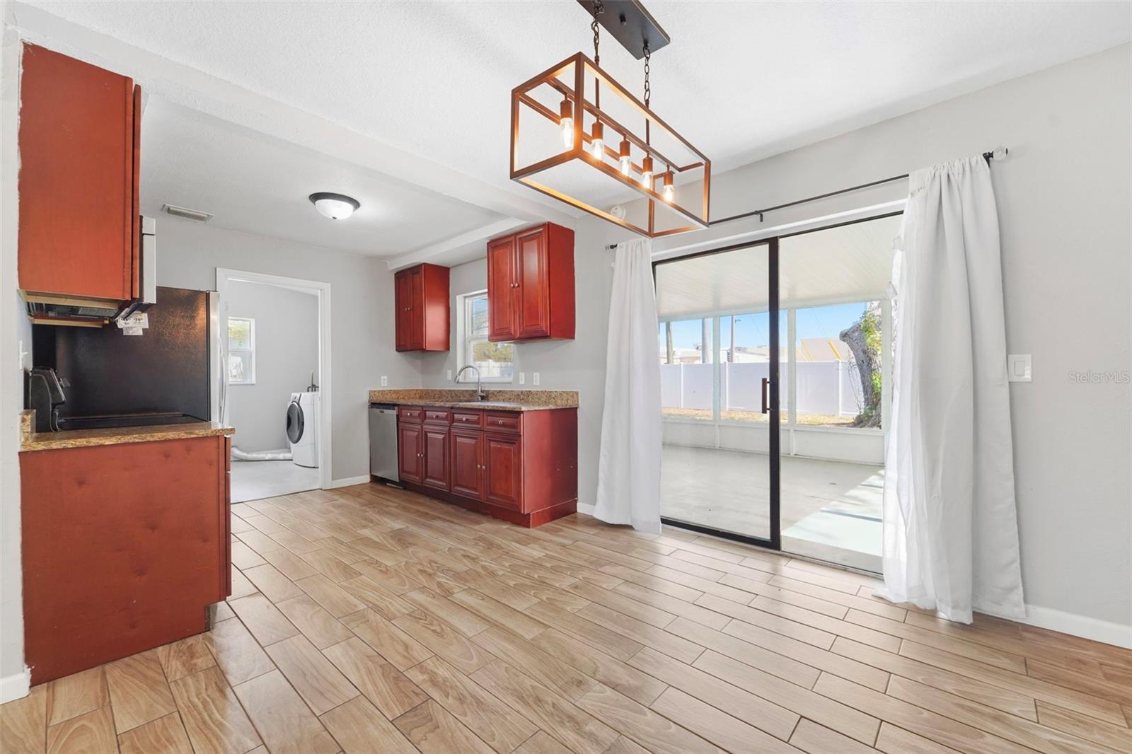 Image 9 of 27 For 215 36th Street Se