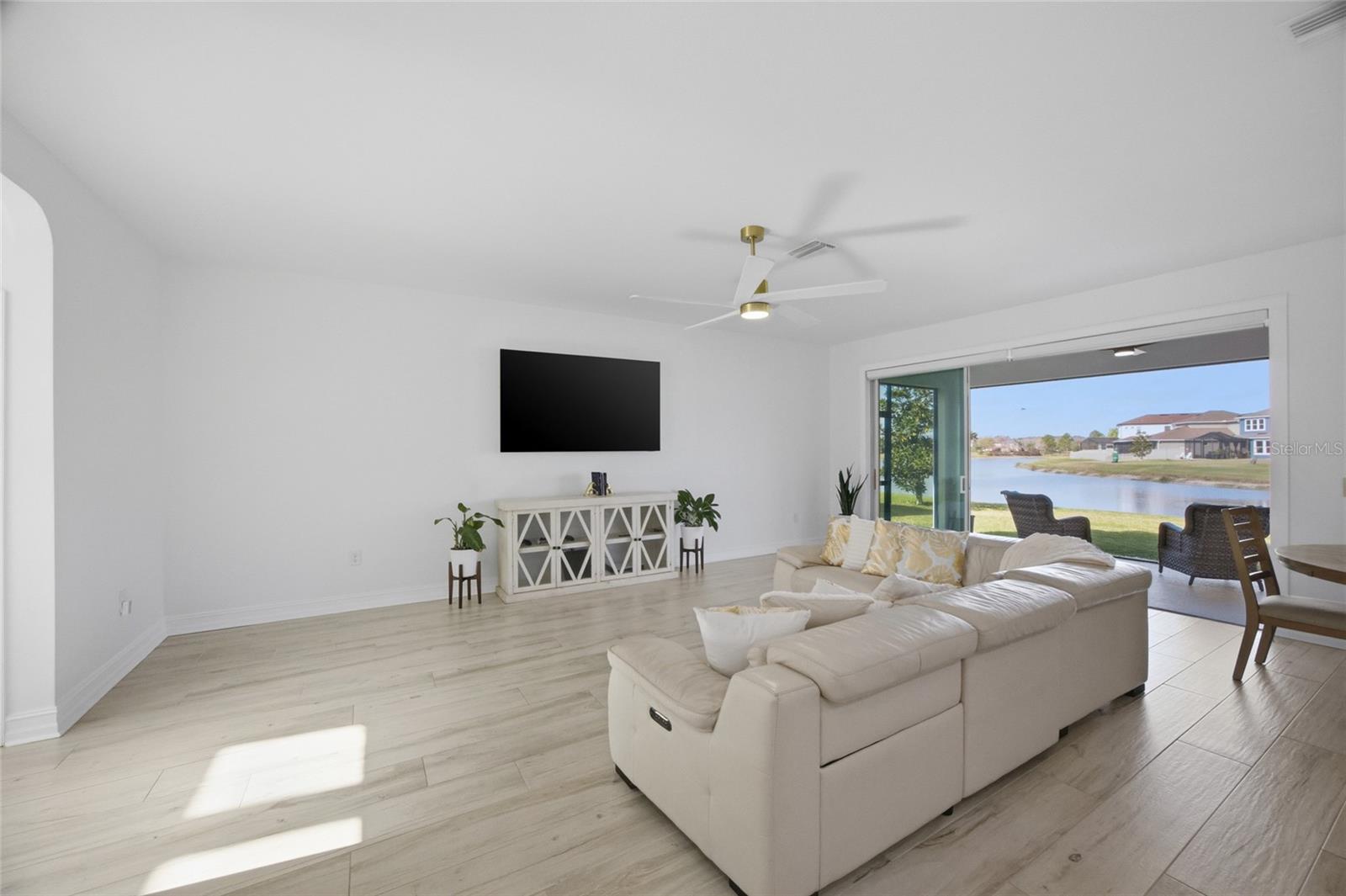 Listing photo id 5 for 29003 Trevi Place