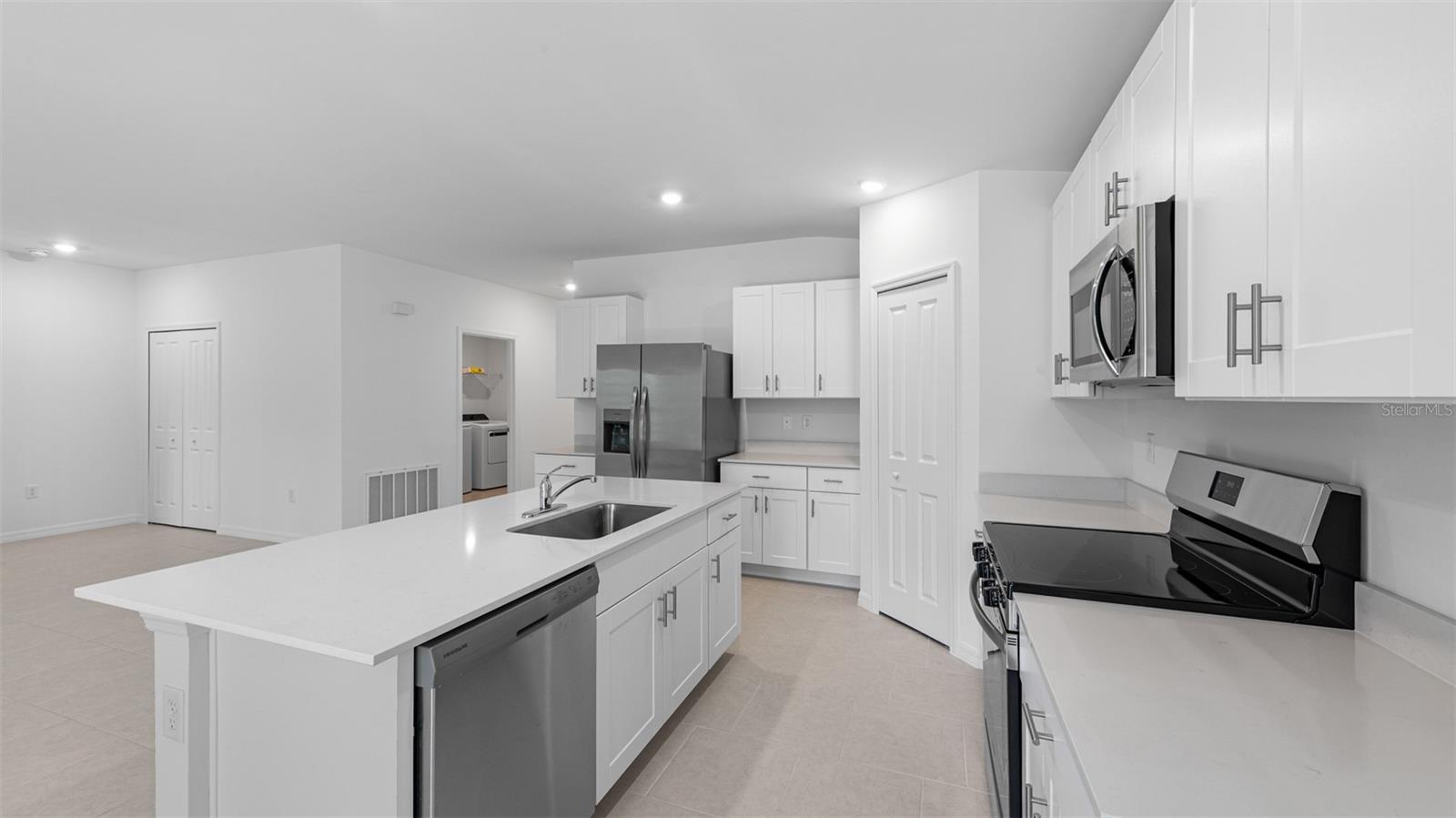 Image 15 of 26 For 21476 Winlock Avenue