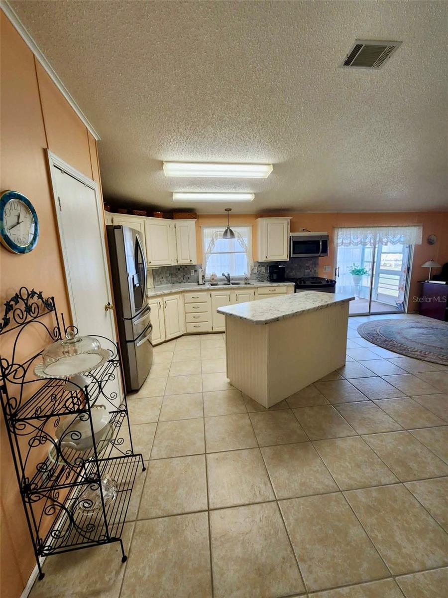 Image 17 of 52 For 624 Portside Drive