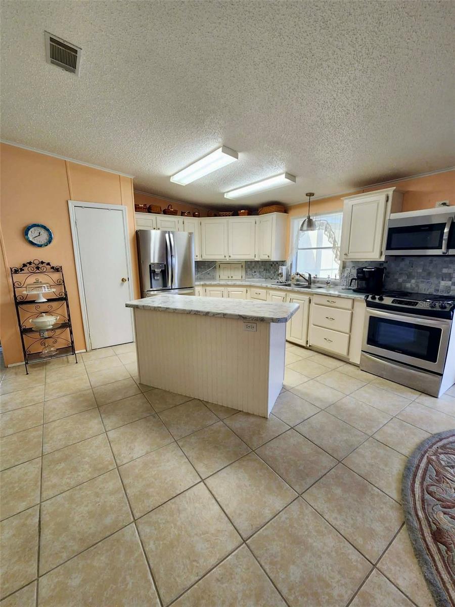 Image 18 of 52 For 624 Portside Drive