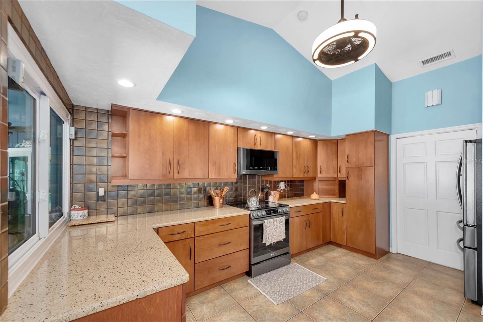 Image 11 of 58 For 922 80th Street Nw