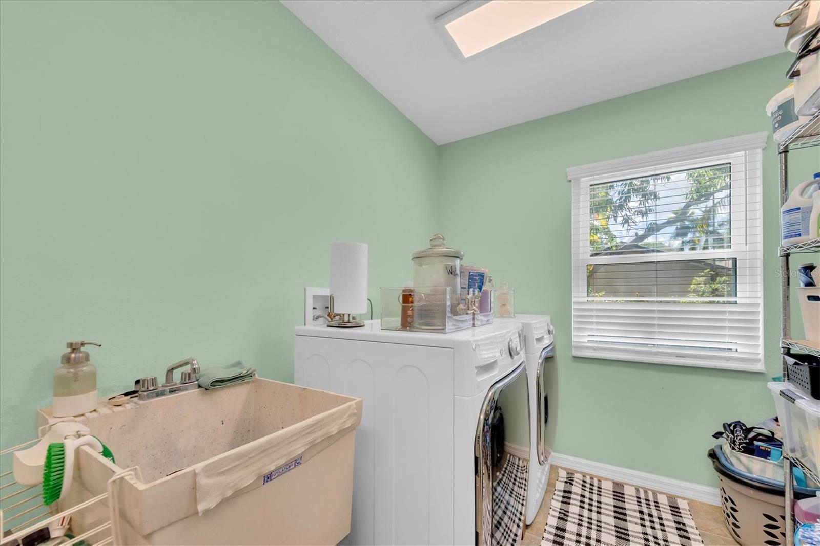 Image 34 of 58 For 922 80th Street Nw