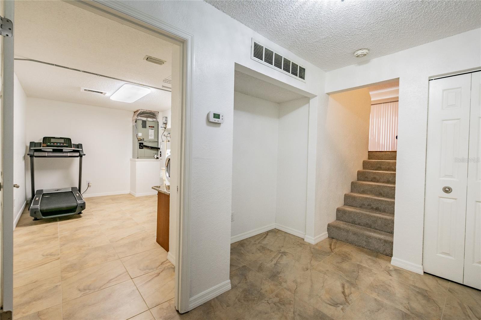 Image 10 of 19 For 6435 92nd Place 904