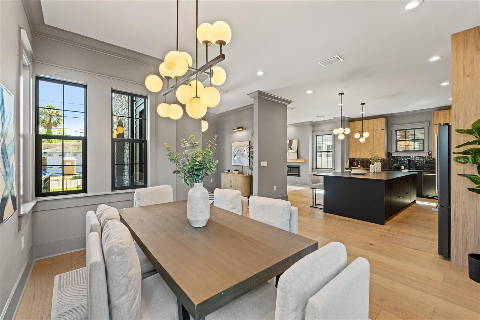 Image 12 of 89 For 807 Park Avenue