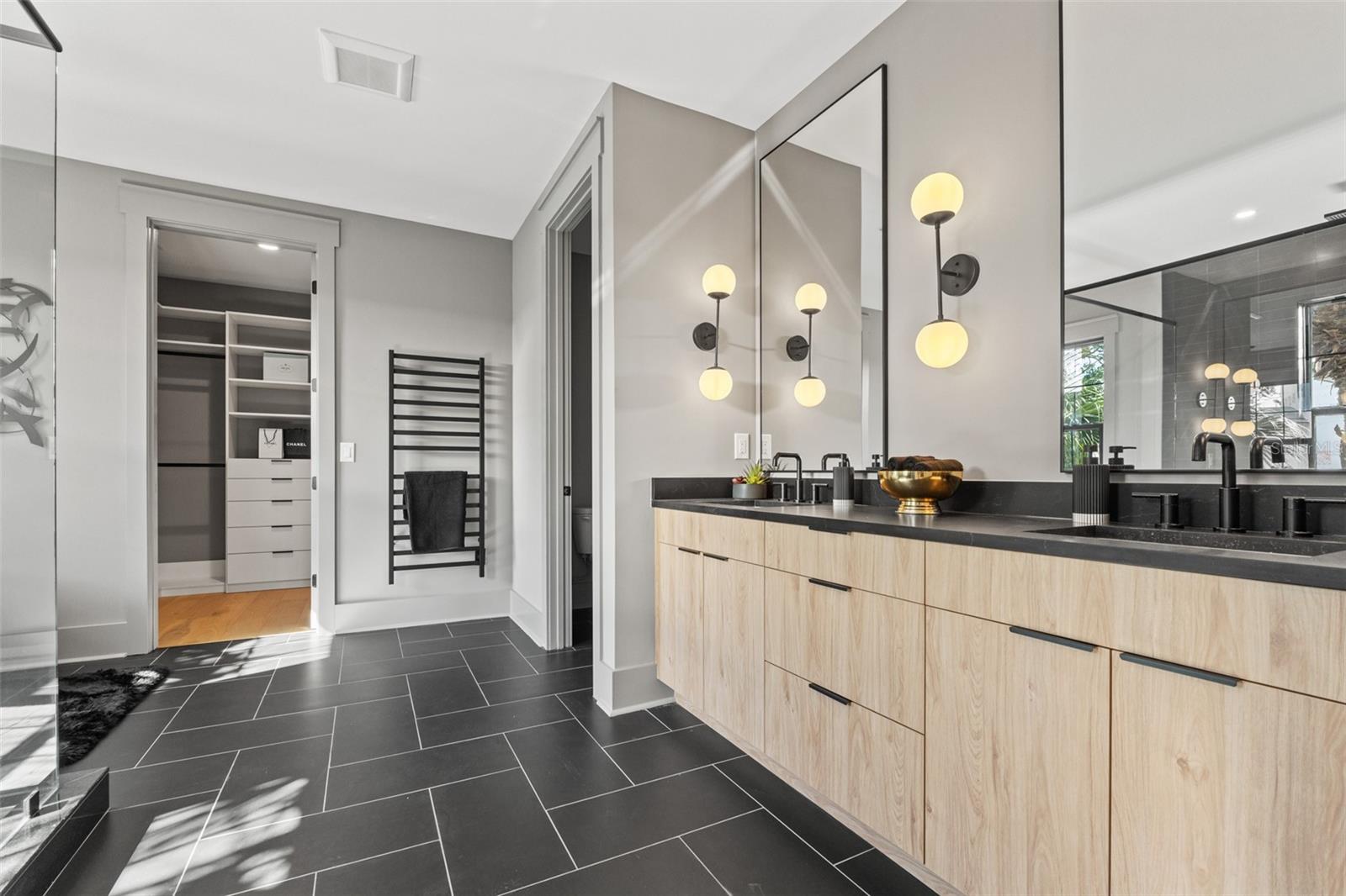 Image 48 of 89 For 807 Park Avenue