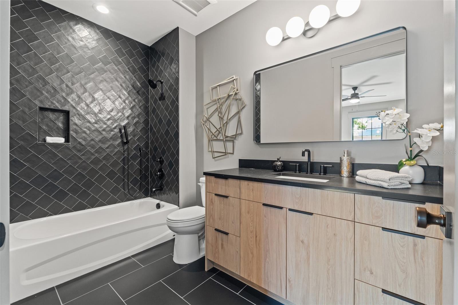 Image 61 of 89 For 807 Park Avenue