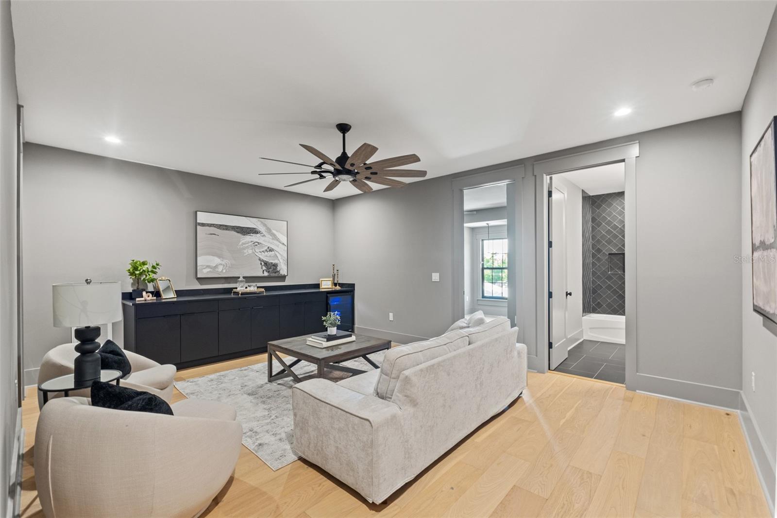 Image 68 of 89 For 807 Park Avenue