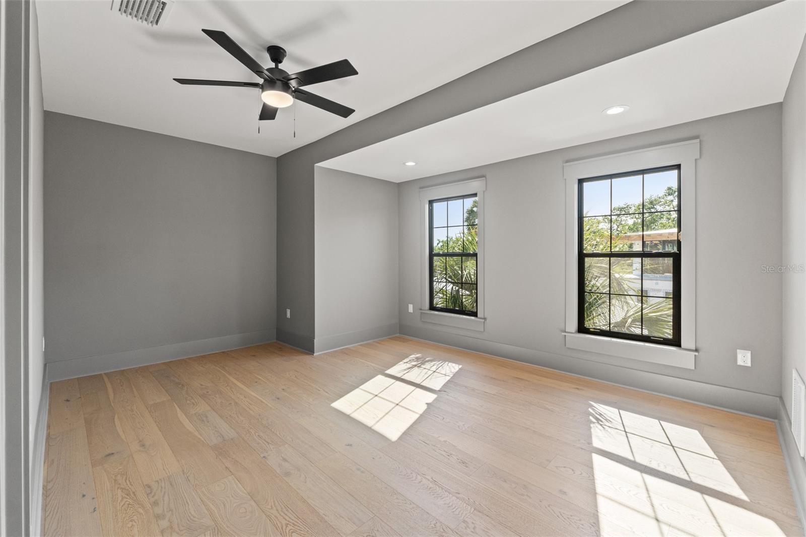 Image 71 of 89 For 807 Park Avenue