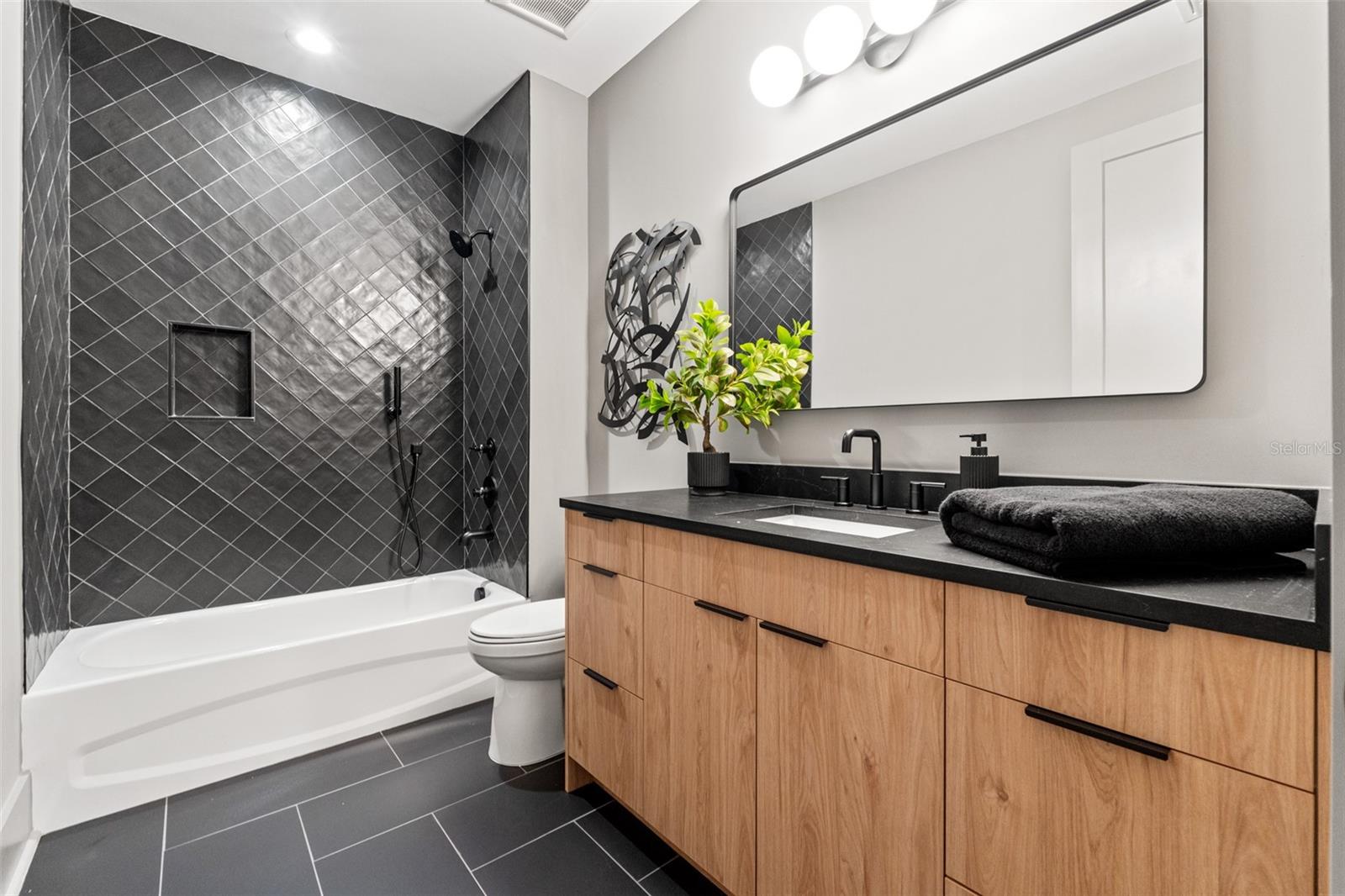 Image 74 of 89 For 807 Park Avenue