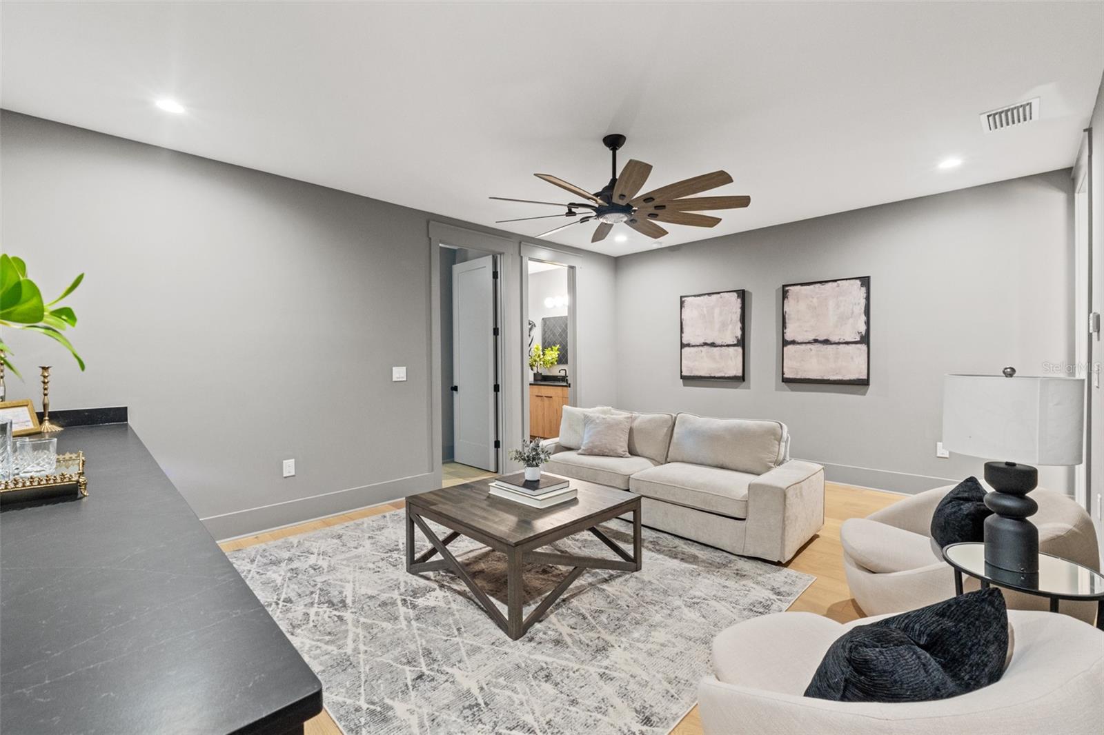 Image 78 of 89 For 807 Park Avenue