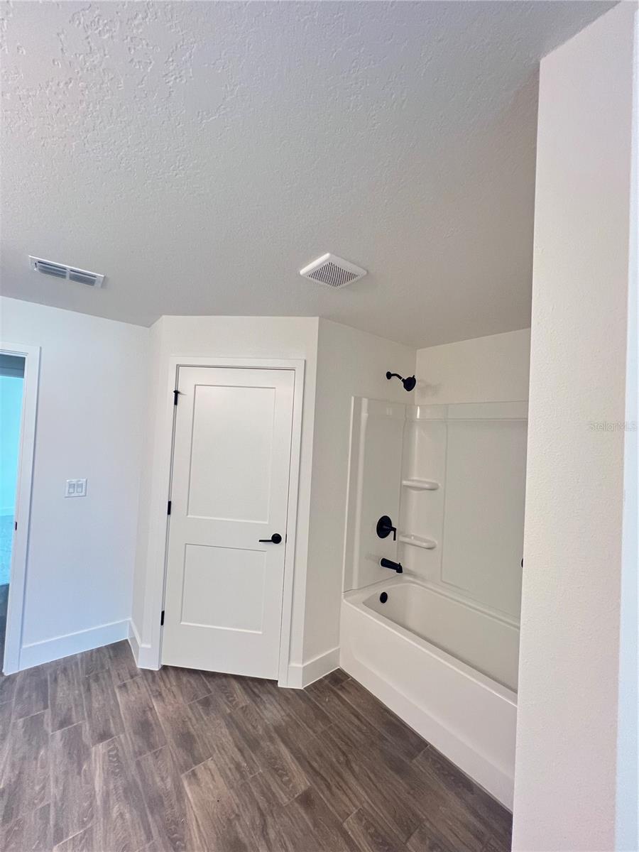 Image 17 of 32 For 13034 Kent Bradley St Road