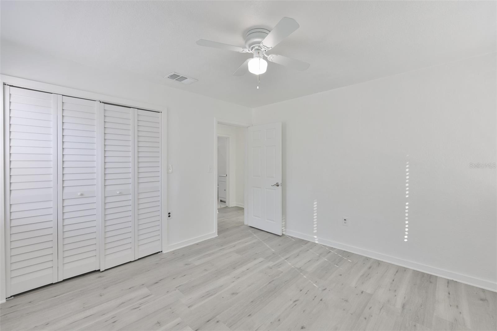 Image 10 of 39 For 700 Glenwood Avenue S