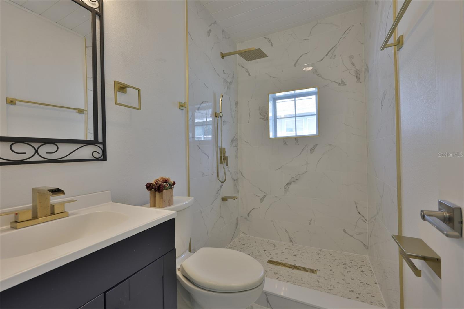 Image 20 of 39 For 700 Glenwood Avenue S