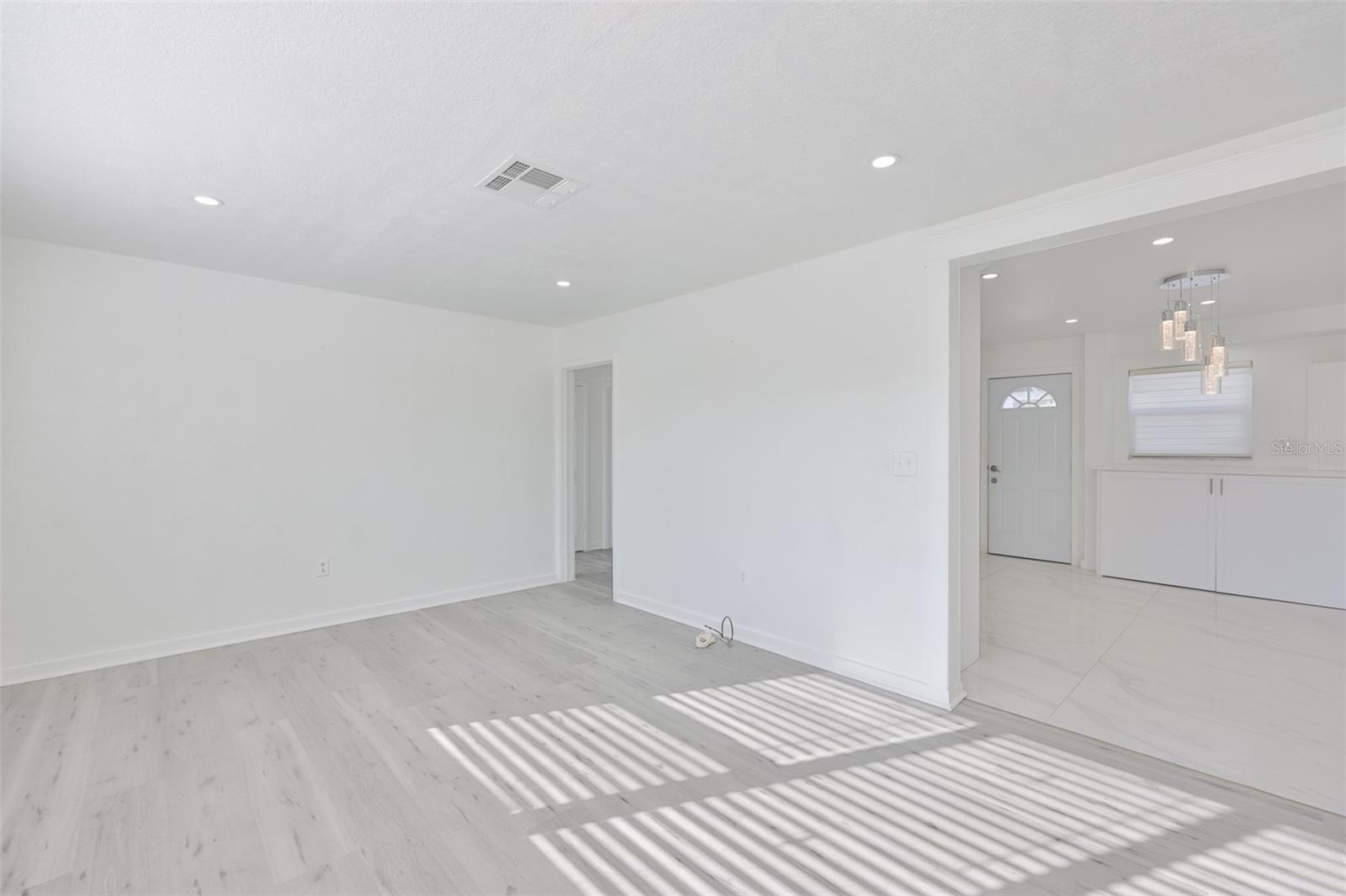 Image 3 of 39 For 700 Glenwood Avenue S