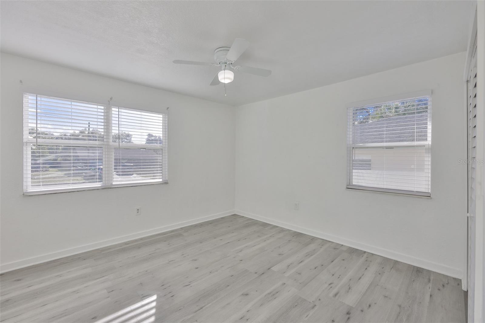 Image 9 of 39 For 700 Glenwood Avenue S