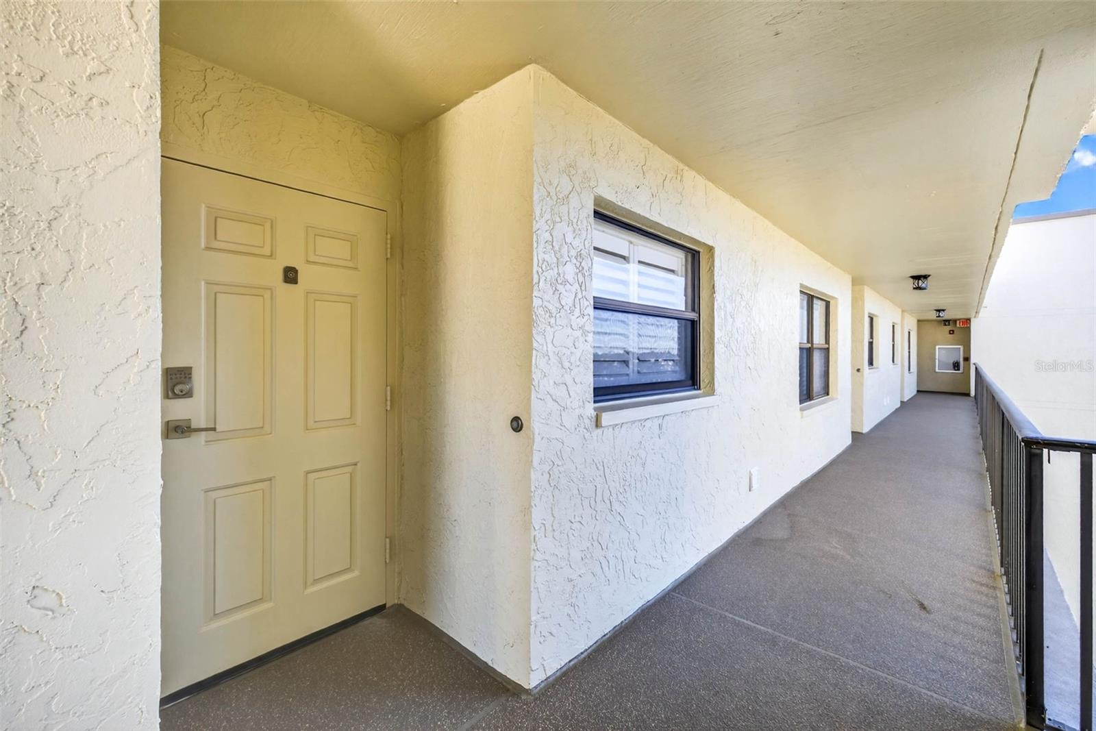 Image 3 of 69 For 800 Cove Cay Drive 7d