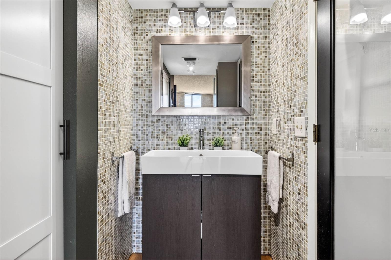 Image 33 of 69 For 800 Cove Cay Drive 7d