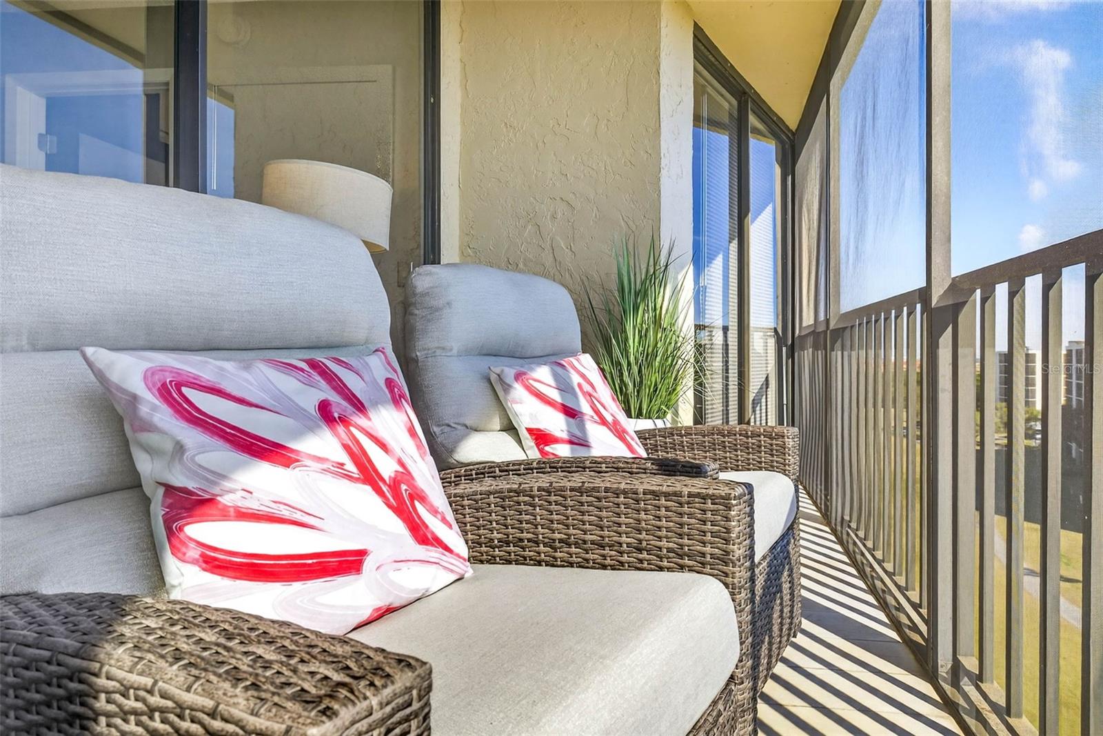 Image 38 of 69 For 800 Cove Cay Drive 7d