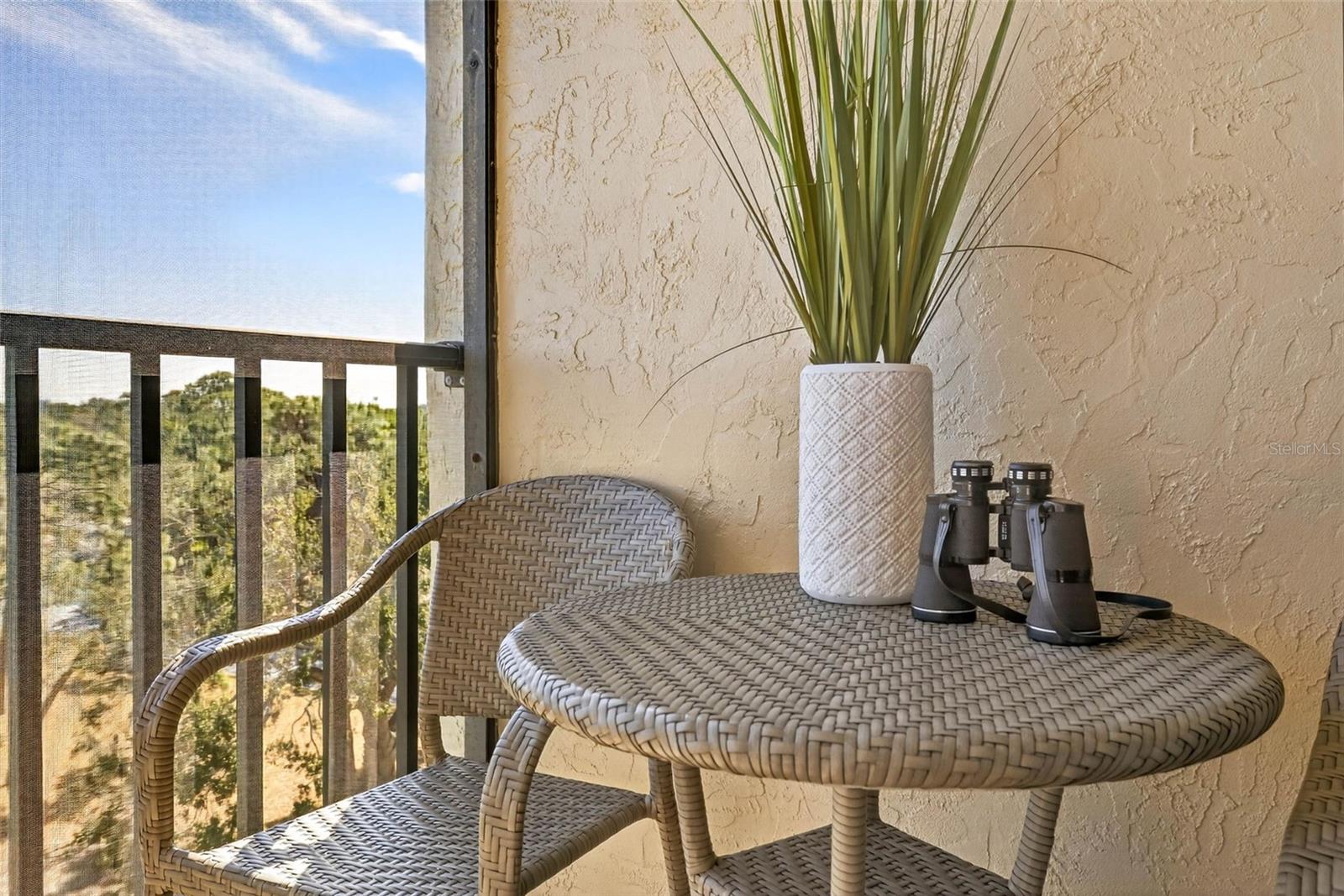 Image 39 of 69 For 800 Cove Cay Drive 7d