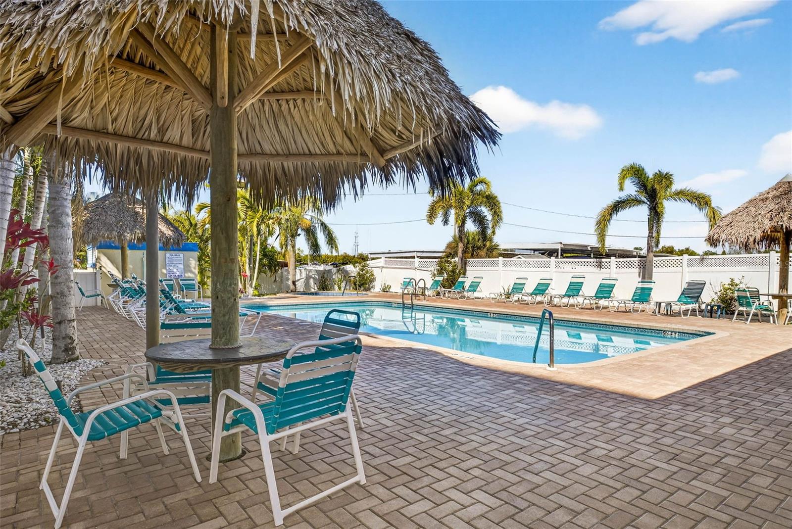 Image 48 of 69 For 800 Cove Cay Drive 7d