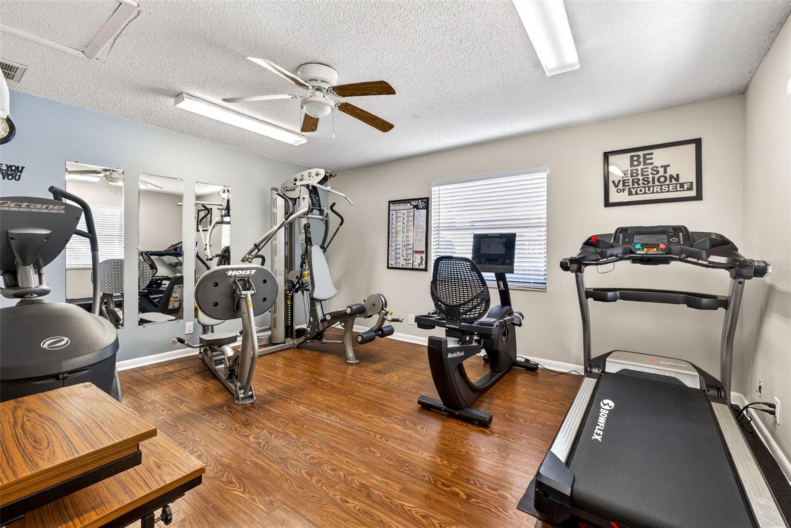 Image 54 of 69 For 800 Cove Cay Drive 7d