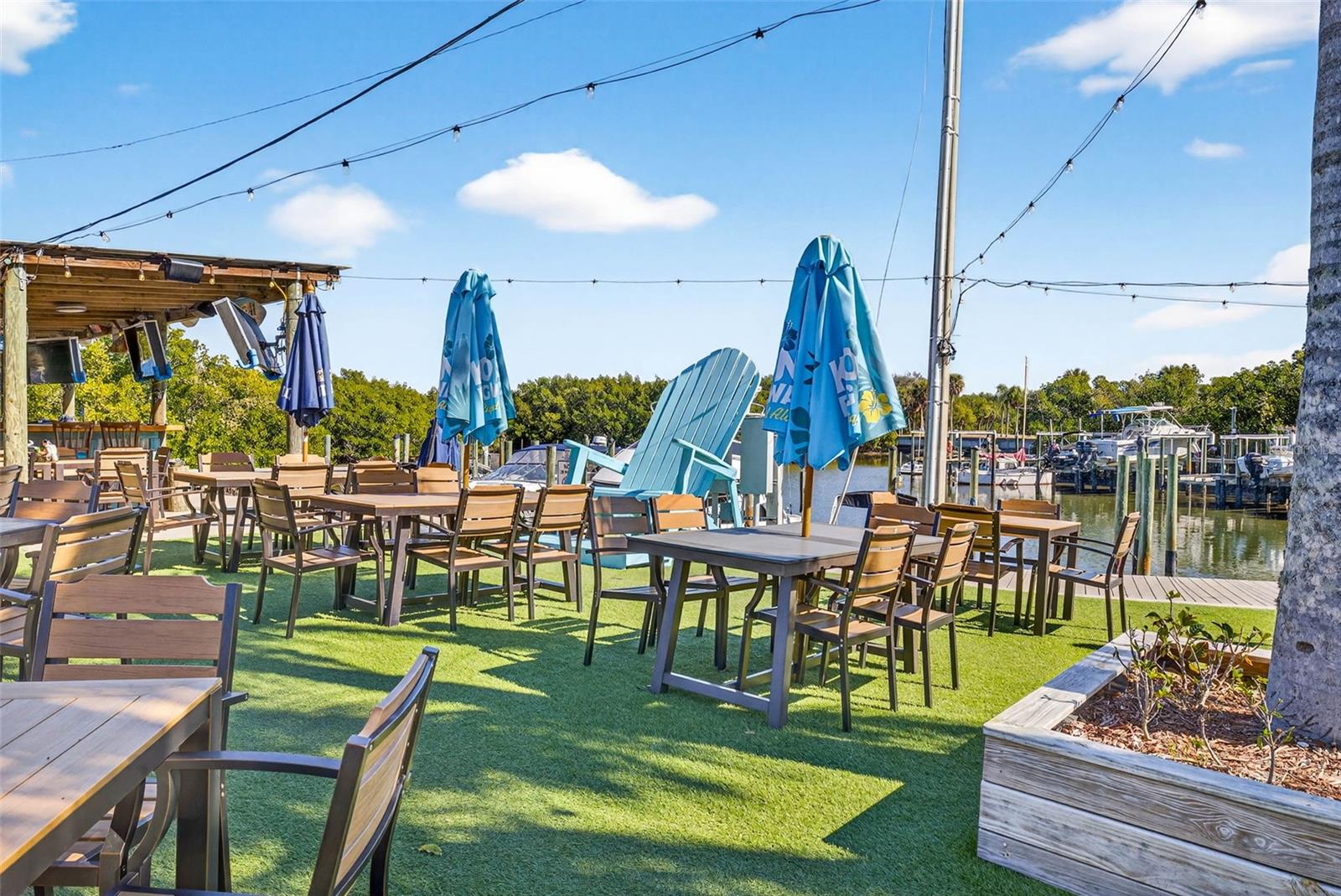 Image 57 of 69 For 800 Cove Cay Drive 7d