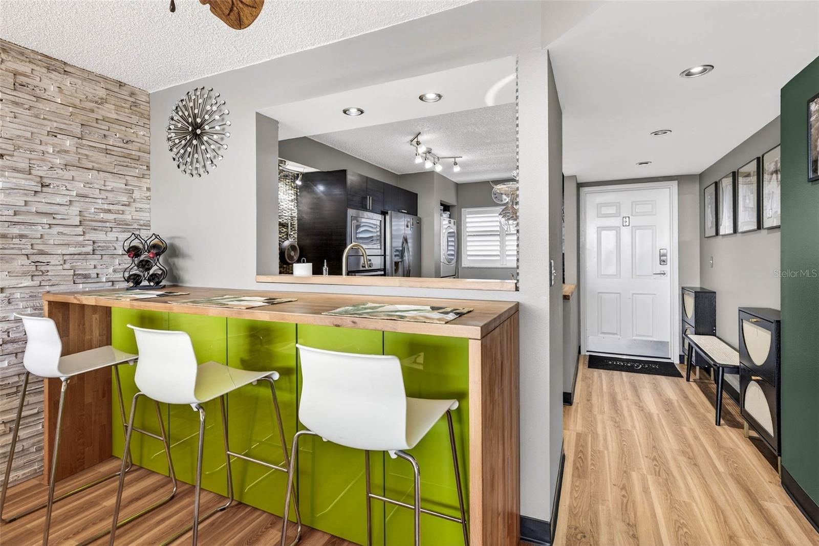 Image 7 of 69 For 800 Cove Cay Drive 7d