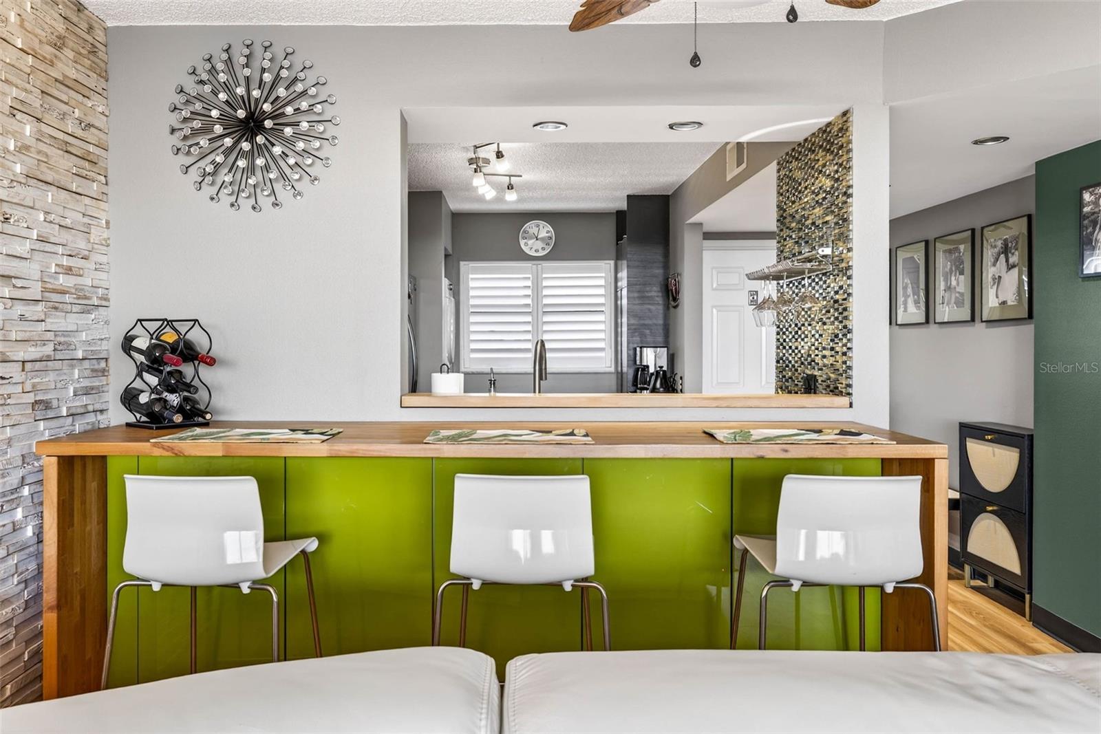 Image 8 of 69 For 800 Cove Cay Drive 7d