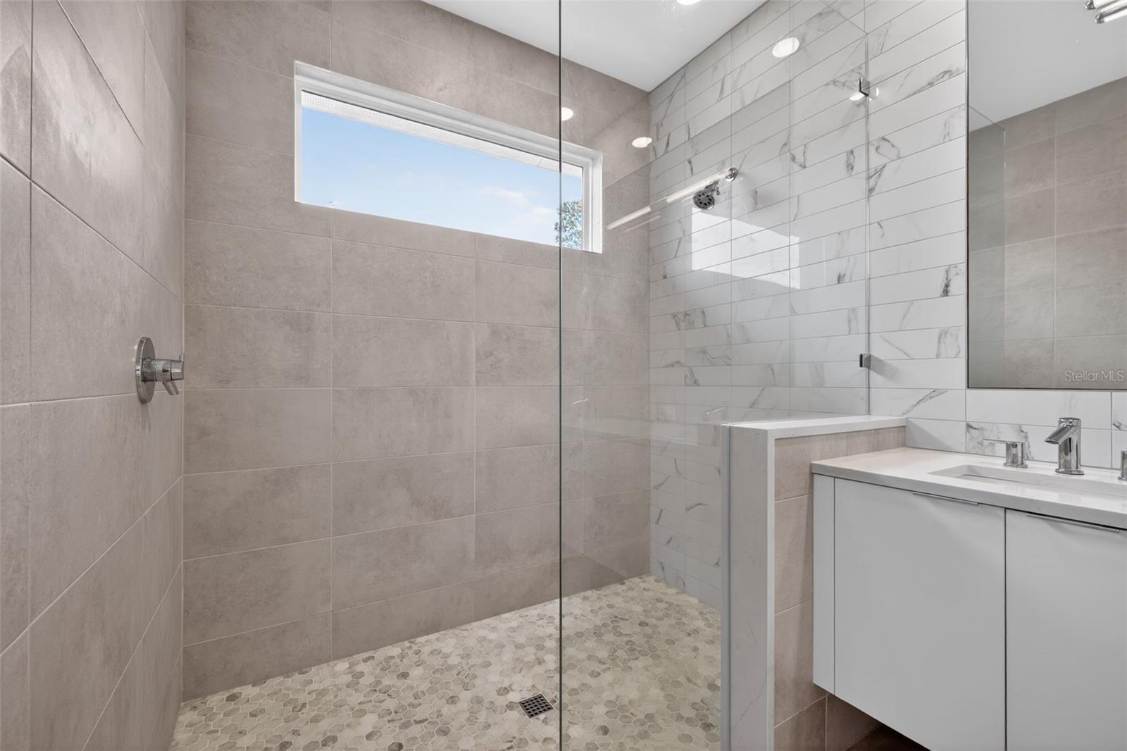 Image 18 of 28 For 6163 2nd Avenue S