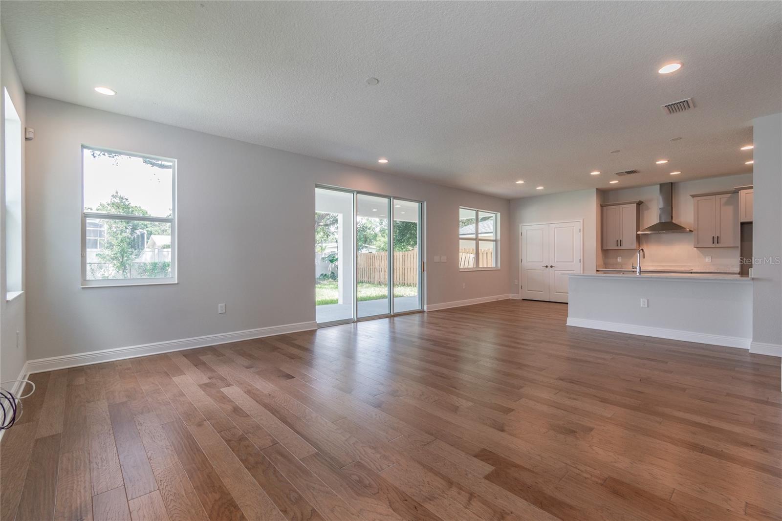 Image 19 of 41 For 6307 Main Avenue