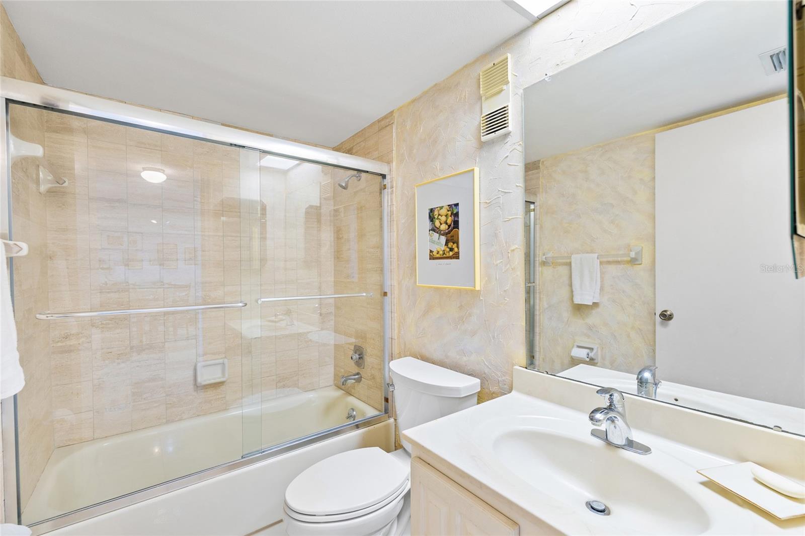 Image 20 of 53 For 719 Pinellas Bayway S 304