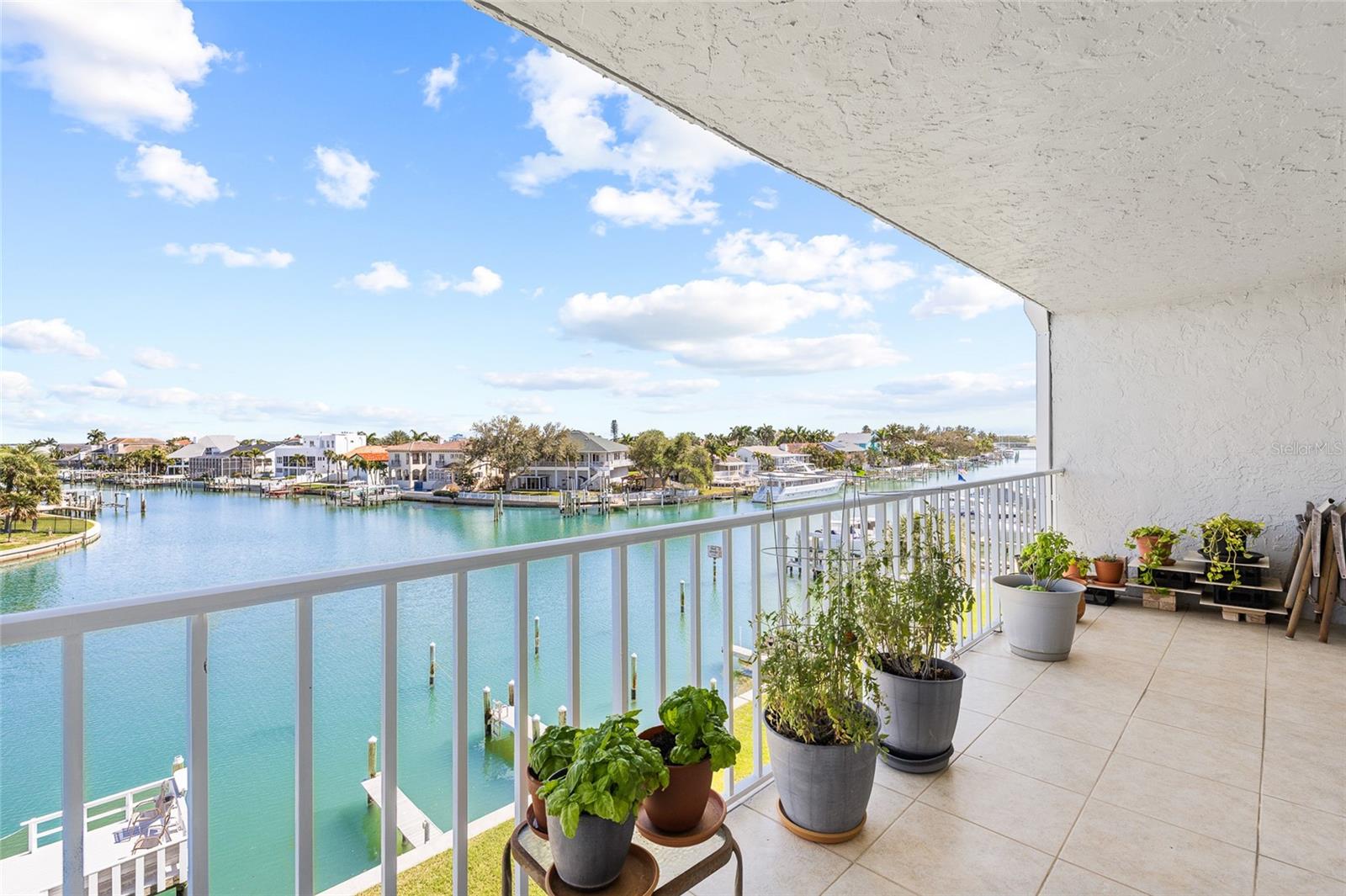 Image 25 of 53 For 719 Pinellas Bayway S 304