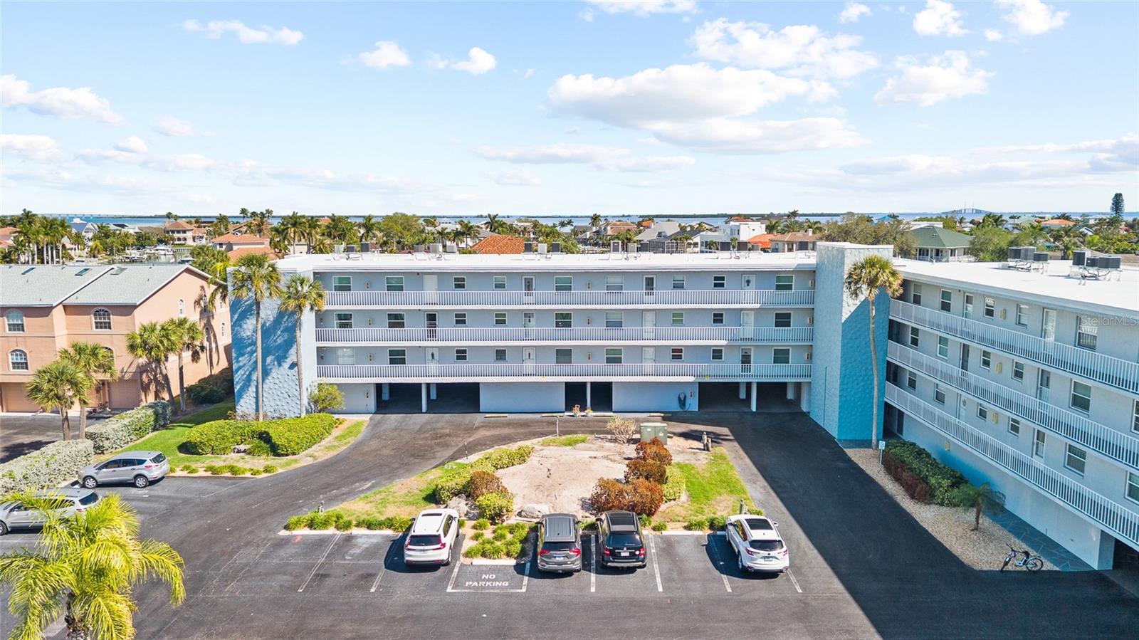 Image 31 of 53 For 719 Pinellas Bayway S 304