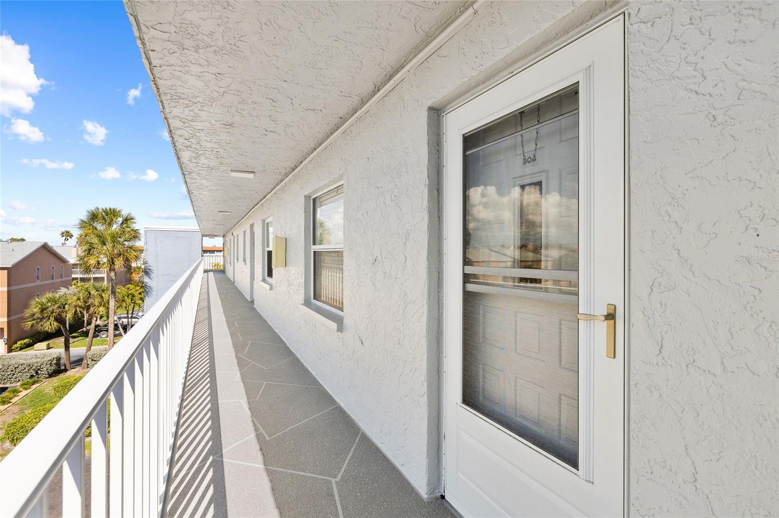 Image 33 of 53 For 719 Pinellas Bayway S 304