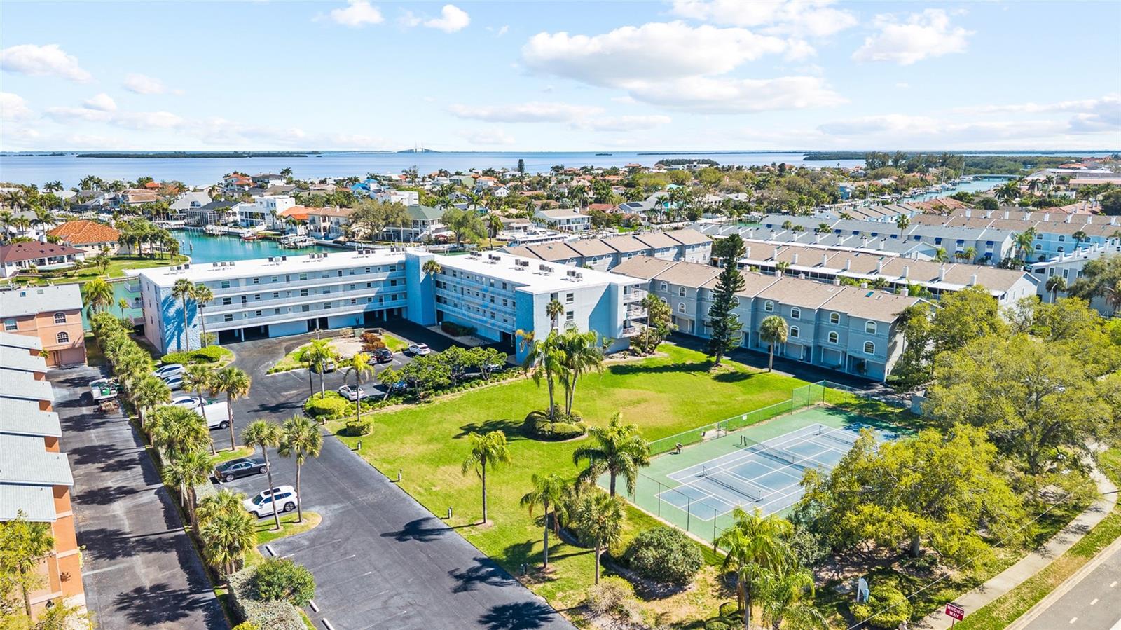 Image 5 of 53 For 719 Pinellas Bayway S 304