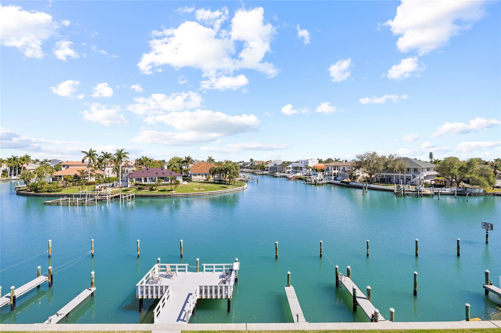 Image 7 of 53 For 719 Pinellas Bayway S 304