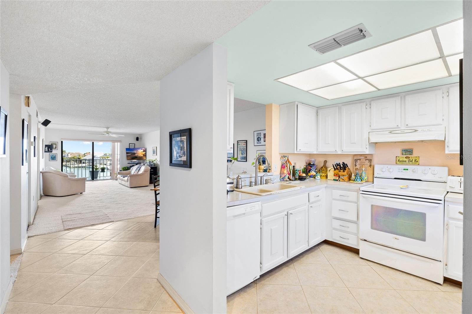 Image 8 of 53 For 719 Pinellas Bayway S 304