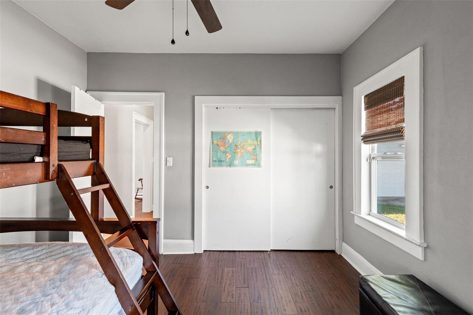 Image 10 of 43 For 905 Hanna Avenue