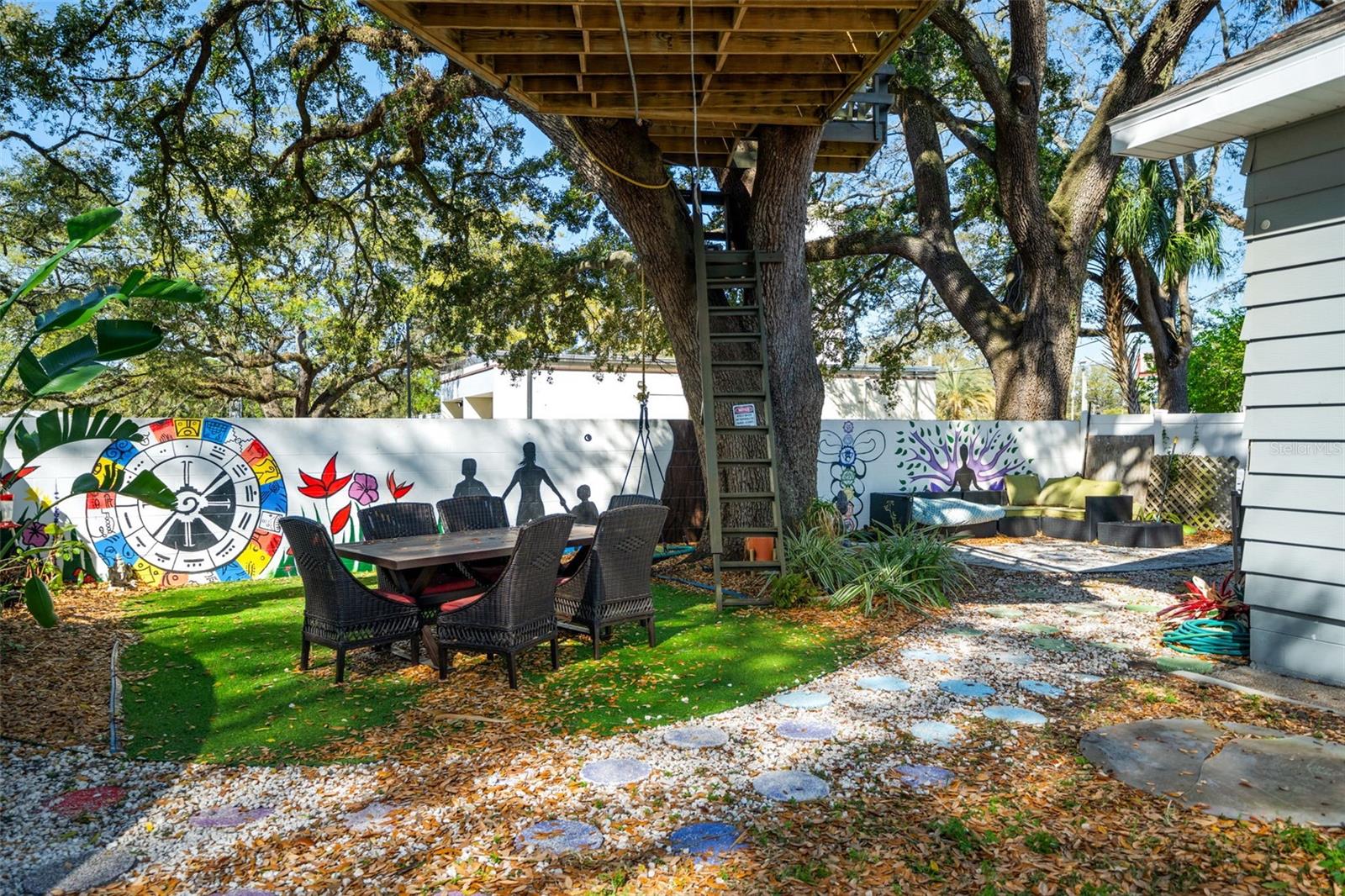 Image 29 of 43 For 905 Hanna Avenue