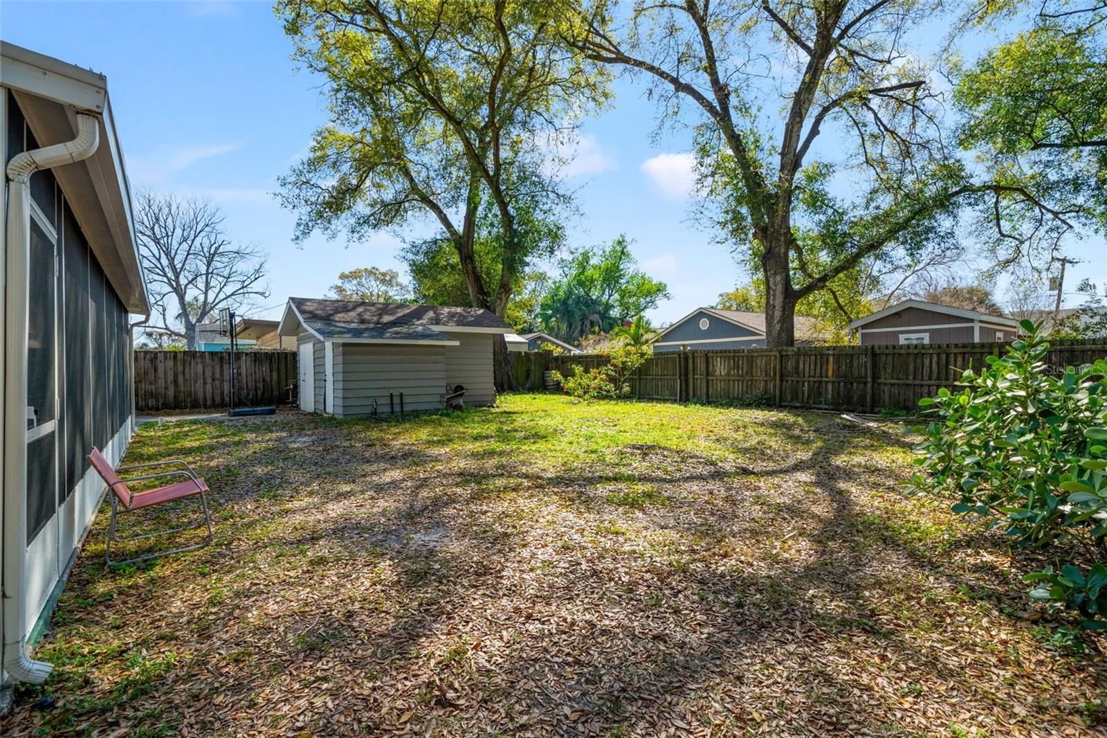 Image 33 of 43 For 905 Hanna Avenue