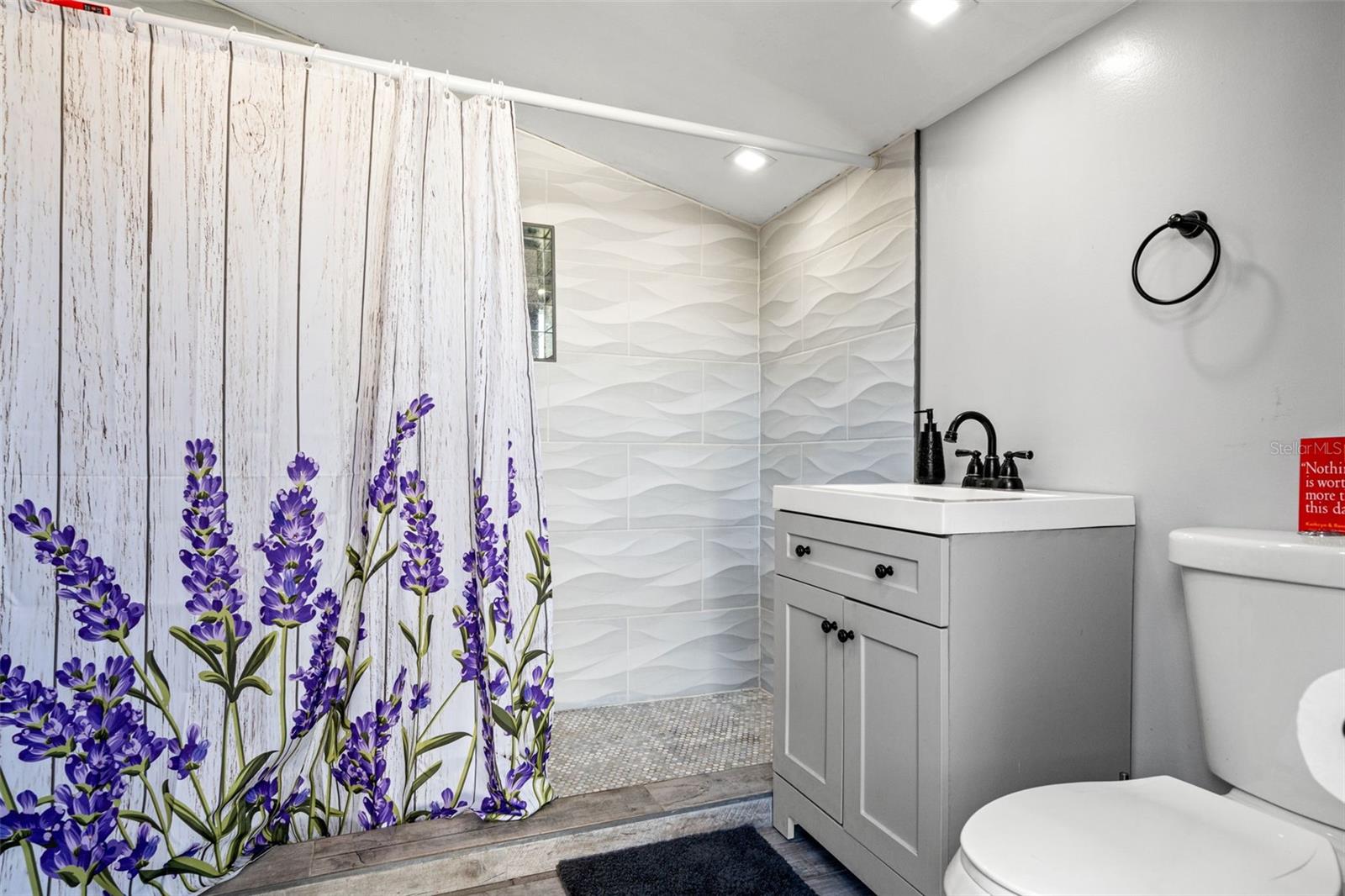 Image 40 of 43 For 905 Hanna Avenue