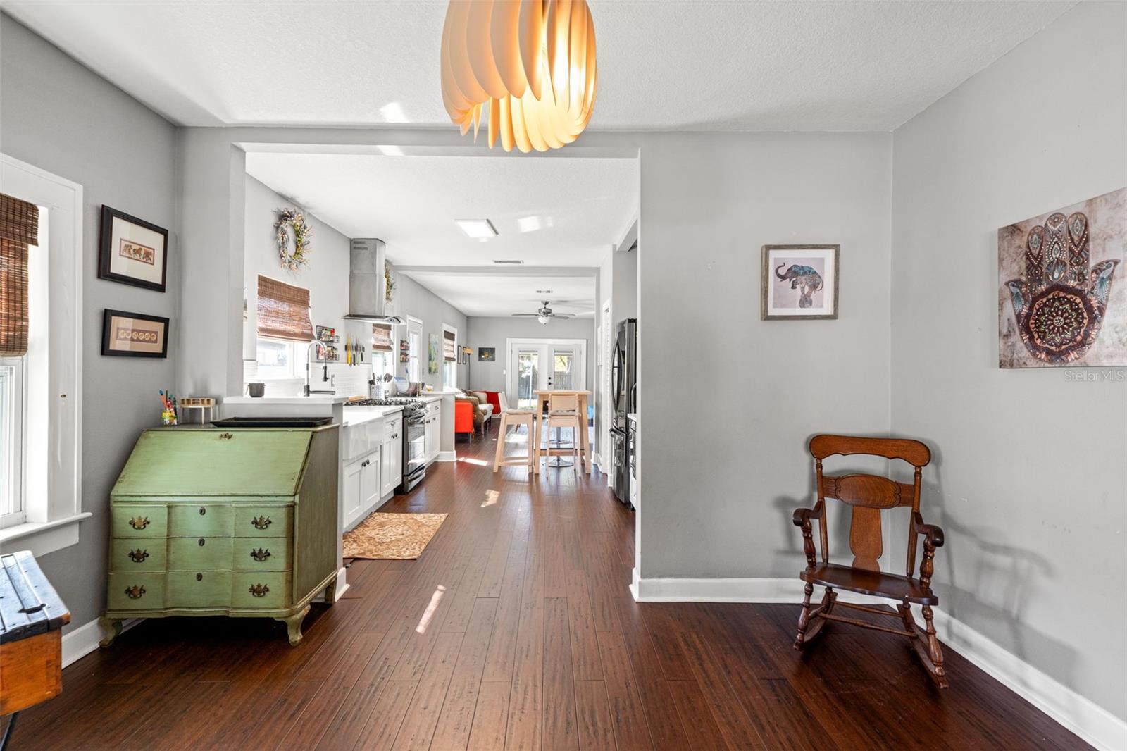 Image 7 of 43 For 905 Hanna Avenue