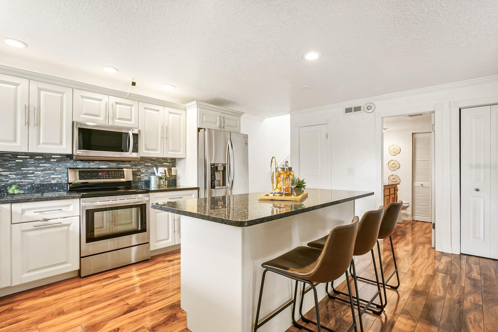 Image 10 of 31 For 9342 Tradewinds Avenue