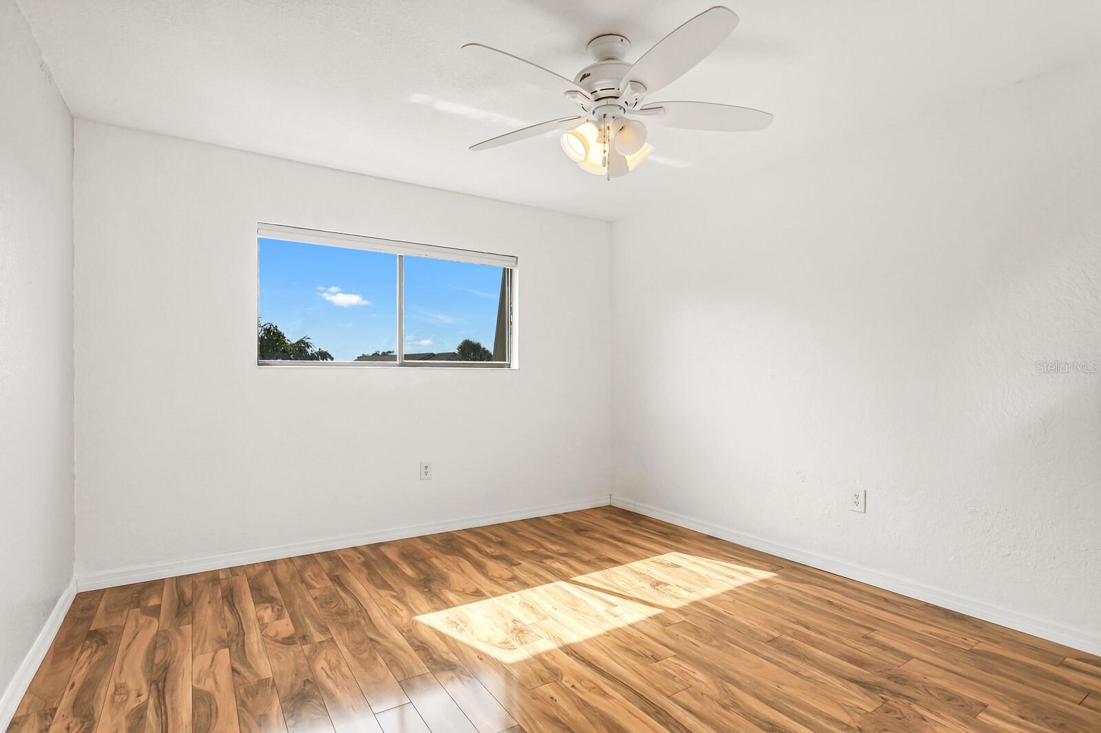 Image 19 of 31 For 9342 Tradewinds Avenue