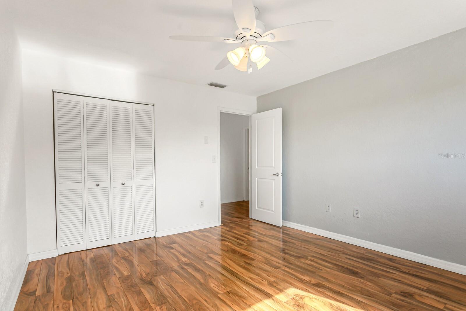 Image 20 of 31 For 9342 Tradewinds Avenue