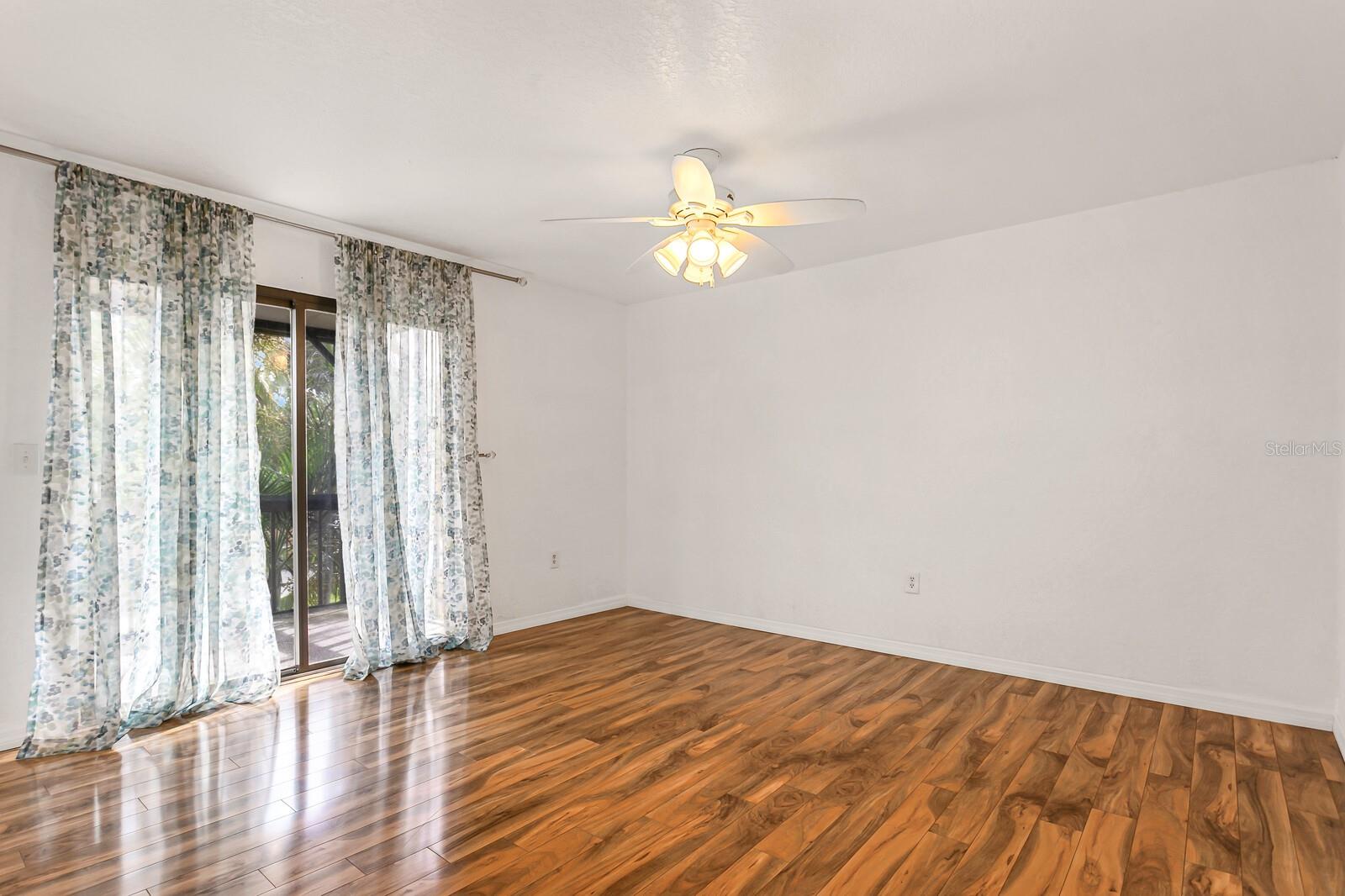 Image 21 of 31 For 9342 Tradewinds Avenue